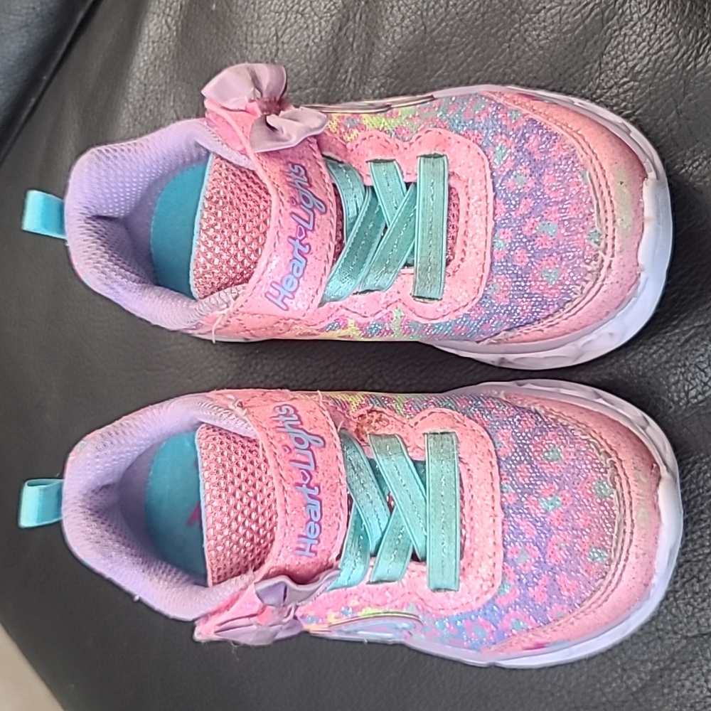 Skechers Unisex-Child Heart Lights Sneaker Toddler Size:7
